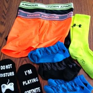 Under Armour boxers & socks